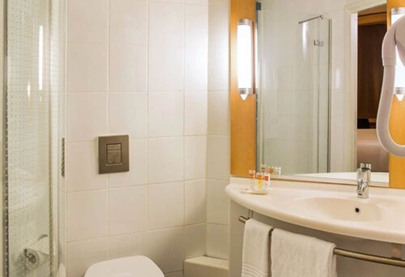 اتاق استاندارد با تخت دوبل, Ibis Lagos Ikeja