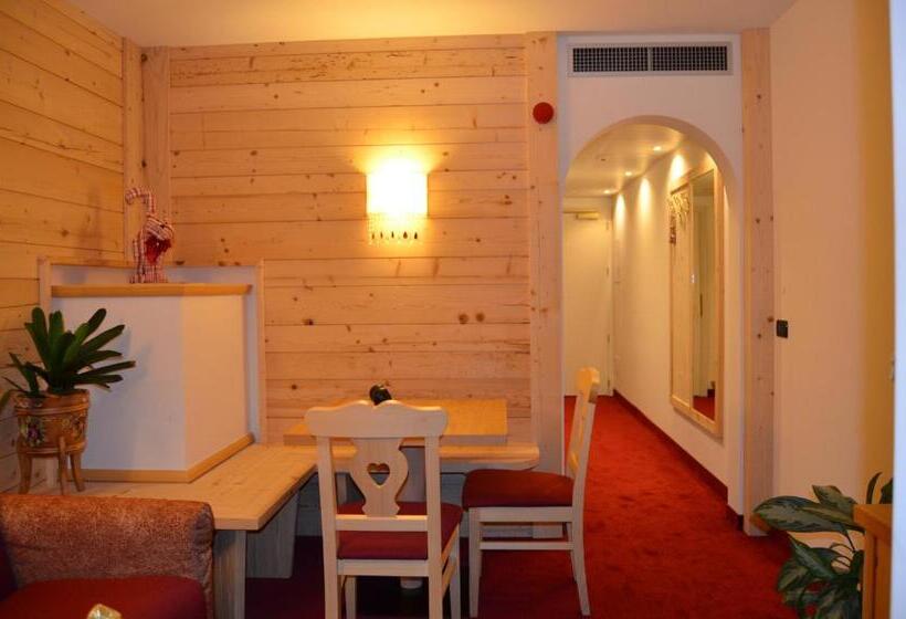 סוויטת דופלקס, Ladina