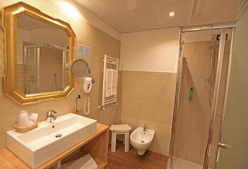 סוויטת דופלקס, Ladina