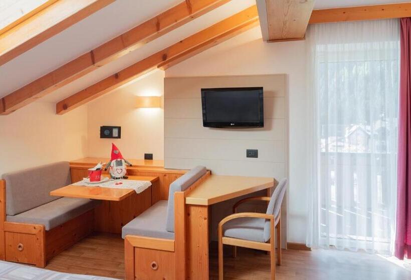 חדר קומפורט, Ladina