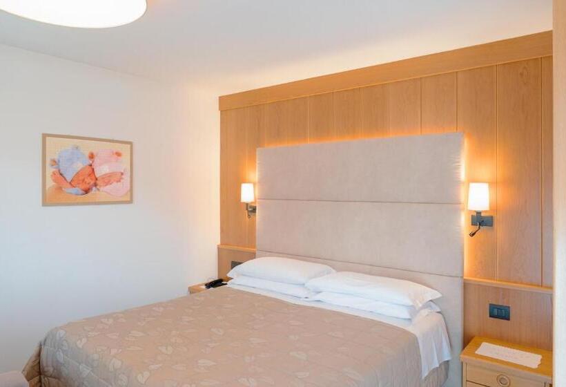 חדר קומפורט, Ladina