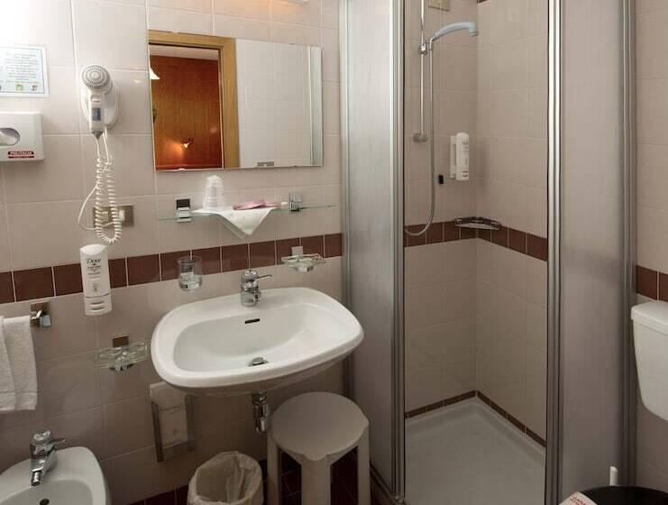 חדר קומפורט, Ladina