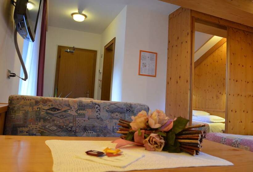 חדר קומפורט, Ladina