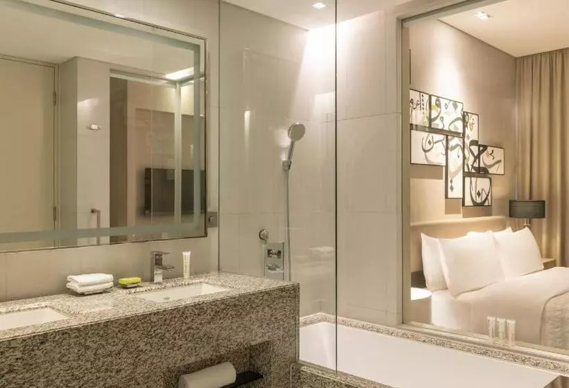 اتاق سوپریور با تخت بزرگ, Le Méridien City Centre Bahrain
