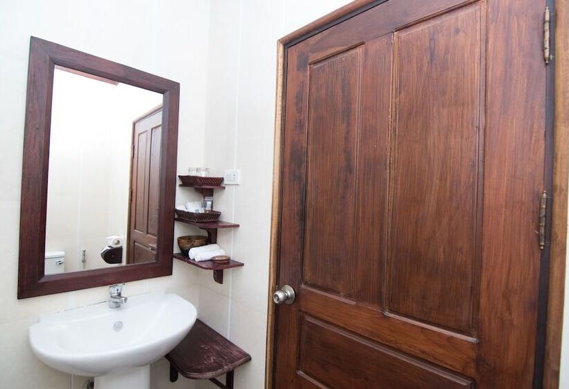 اتاق لوکس, Luang Prabang Legend