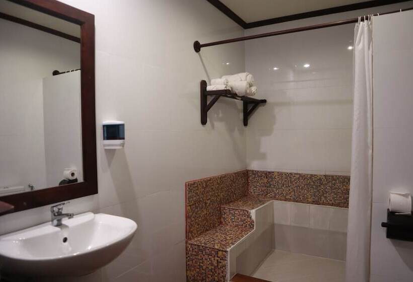 اتاق لوکس خانوادگی, Luang Prabang Legend