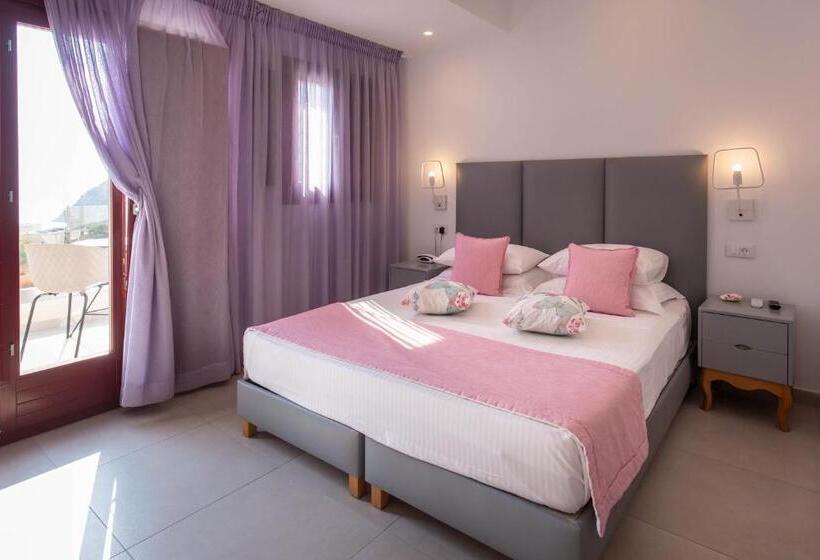 غرفة سوبيريور مطلّة علي البحر, Mar N Mar Crown Hotel Suites