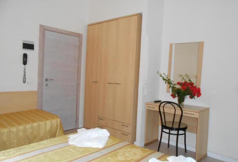 اتاق استاندارد سه نفره, New Primula