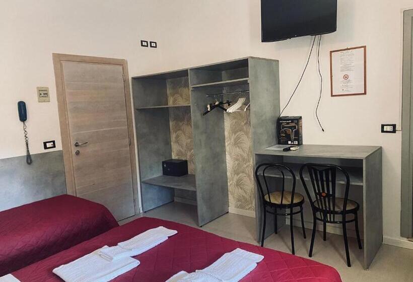 اتاق استاندارد سه نفره, New Primula