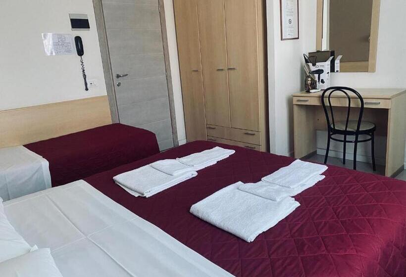 اتاق استاندارد سه نفره, New Primula