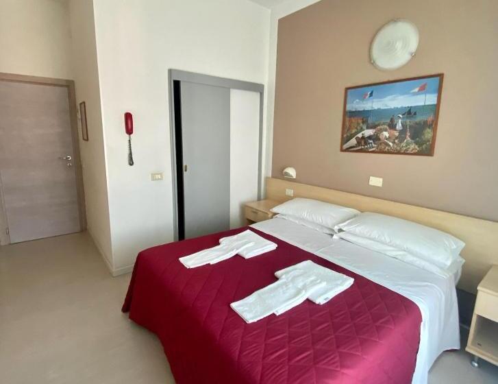 اتاق استاندارد چهار تخته, New Primula