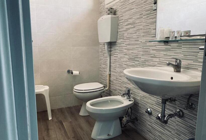 اتاق استاندارد چهار تخته, New Primula