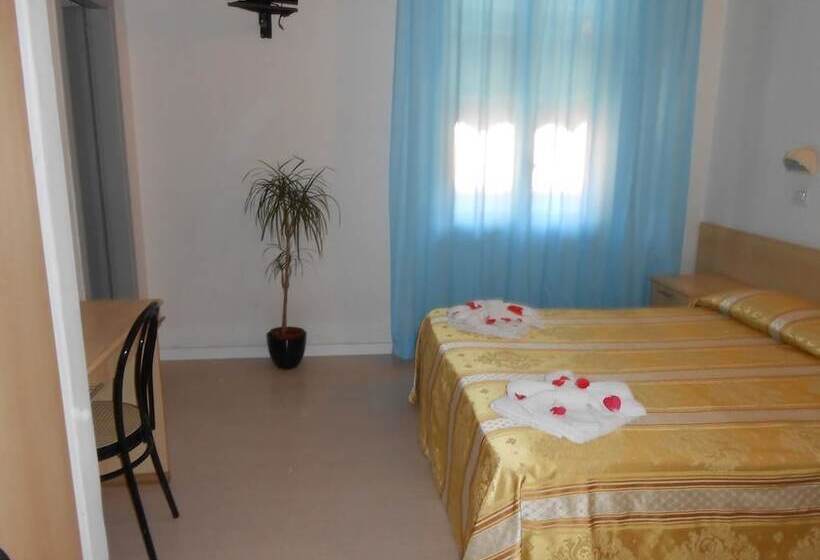 اتاق استاندارد سه نفره, New Primula