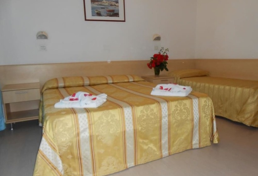 اتاق استاندارد سه نفره, New Primula