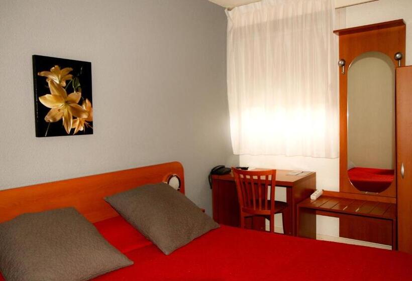 Номер Стандарт, Restaurant Du Lac Agen