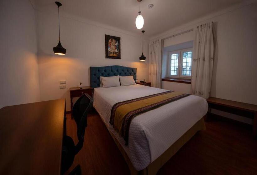 标准间, Rojas Inn