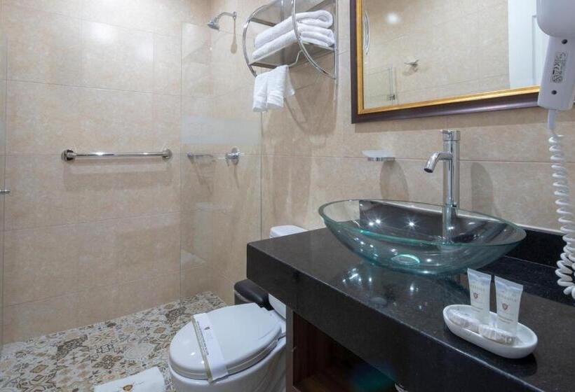 スタンダードルーム, Rojas Inn