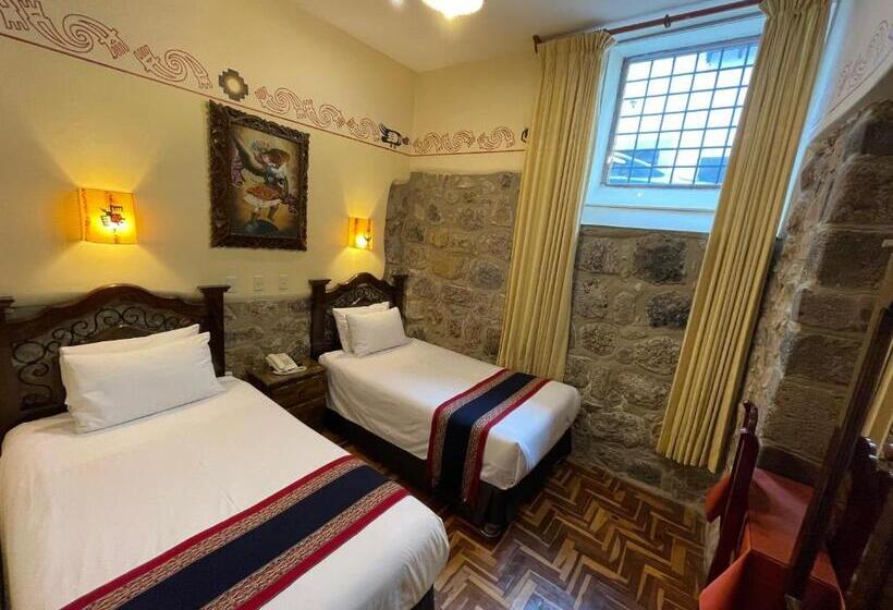 标准间, Rojas Inn