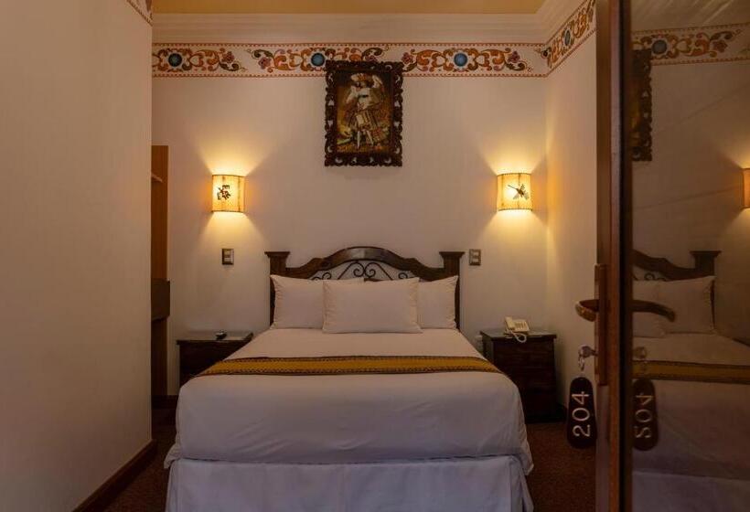 标准单人间, Rojas Inn