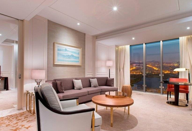 Люкс Клуб, Sheraton Qingdao Licang