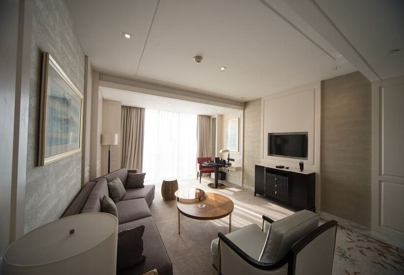 Люкс Клуб, Sheraton Qingdao Licang