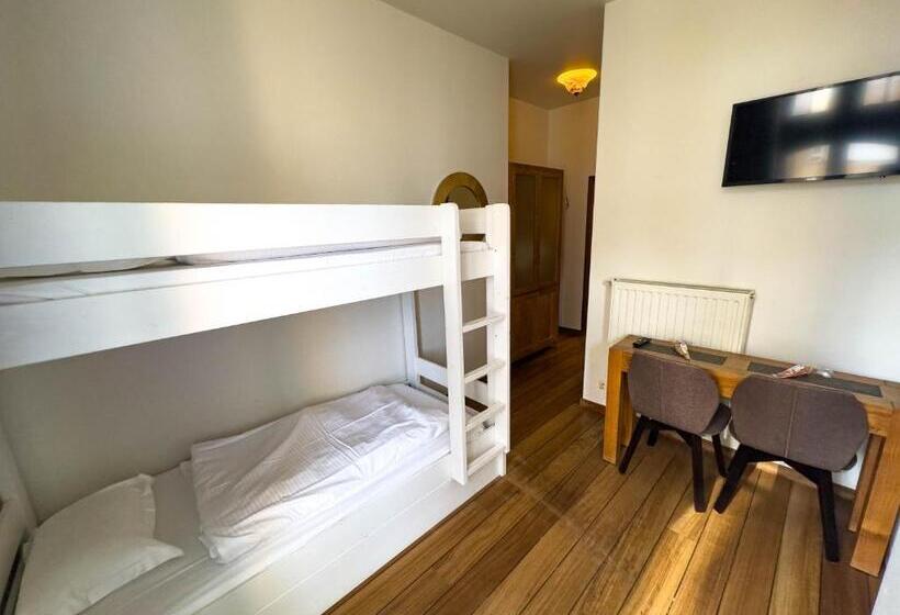 اتاق خانوادگی با چشمانداز جانبی دریا, Villa Select