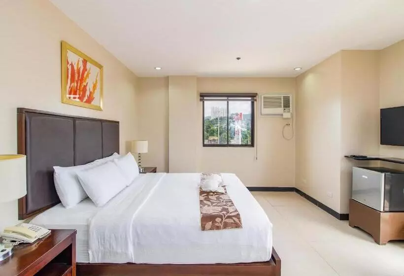 スイート, Main Hotel & Suites