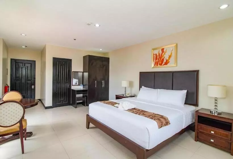 スイート, Main Hotel & Suites
