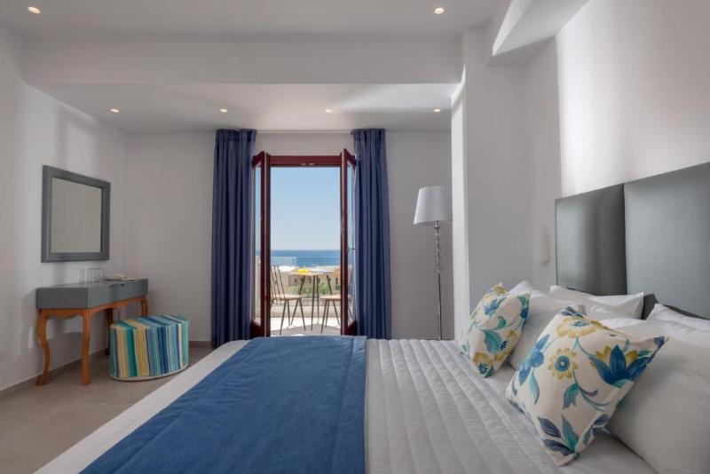 جناح جونيور, Mar N Mar Crown Hotel Suites