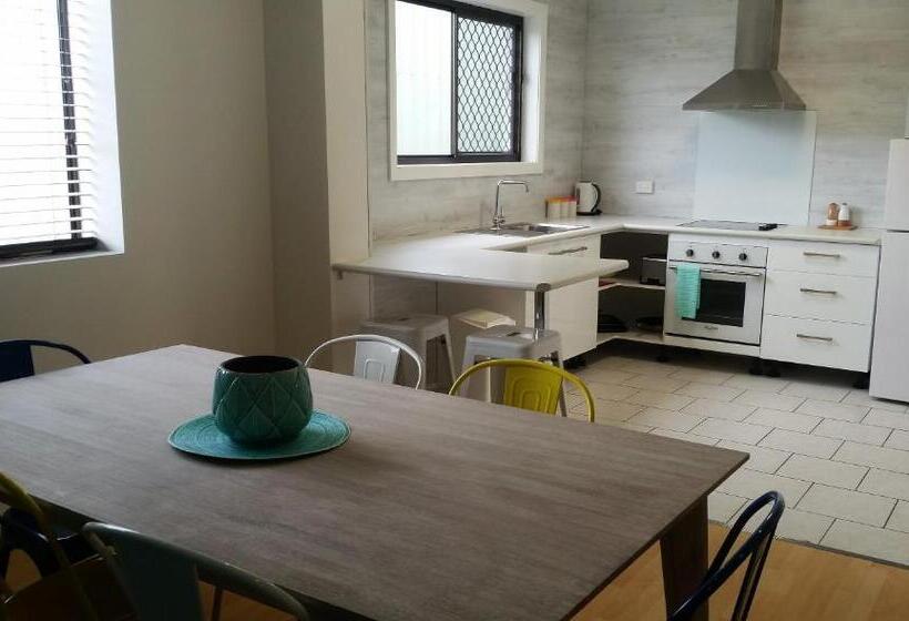 سوییت اجرایی, Karuah Riverside Motel