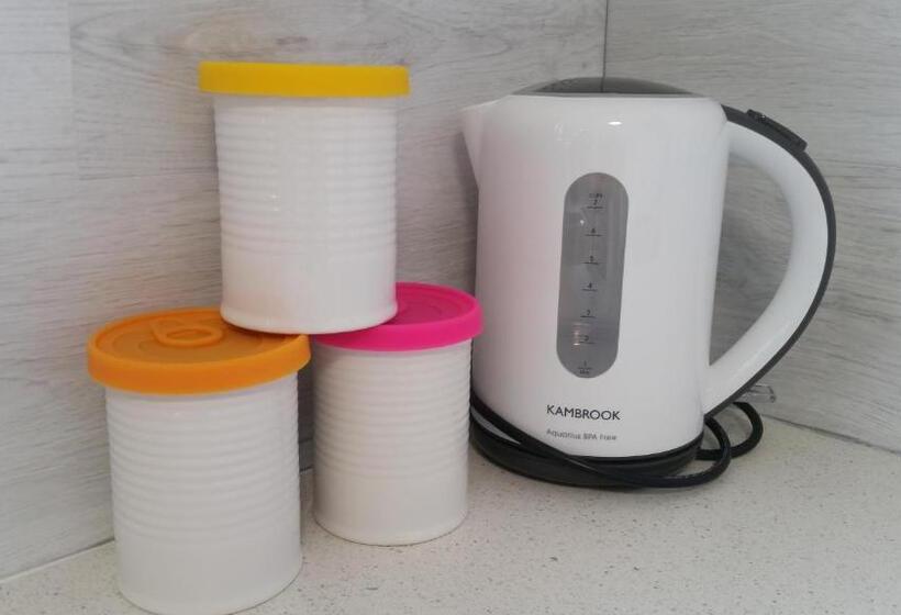 سوییت اجرایی, Karuah Riverside Motel