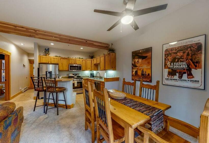 Апартаменты 1 Спальня, Trappers Crossing 8763