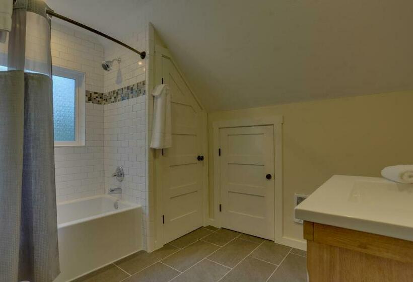 إستوديو قياسى, White Salmon River Refuge