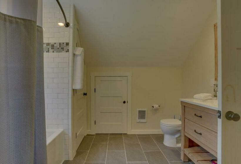 إستوديو قياسى, White Salmon River Refuge