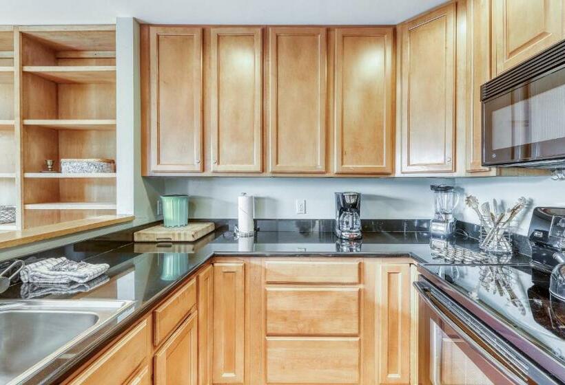 آپارتمان 2 خوابه, Mountainside Resort H201