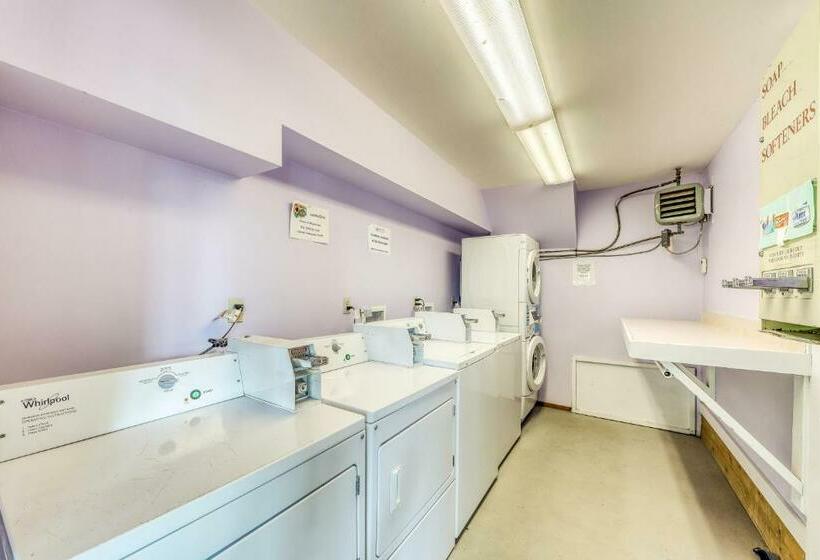 آپارتمان 2 خوابه, Mountainside Resort H201