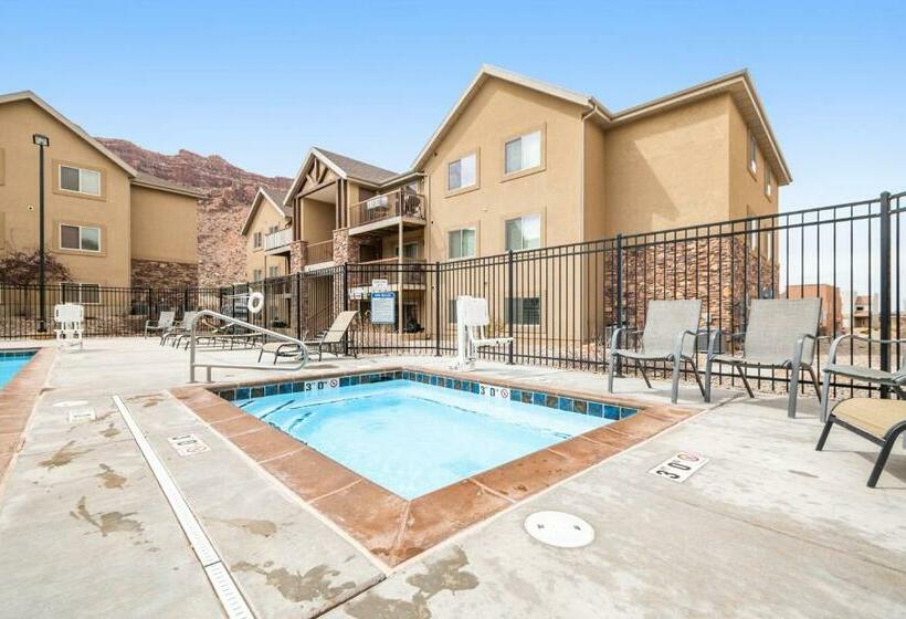 Апартаменты 3 Спальни, Red Cliff 2j