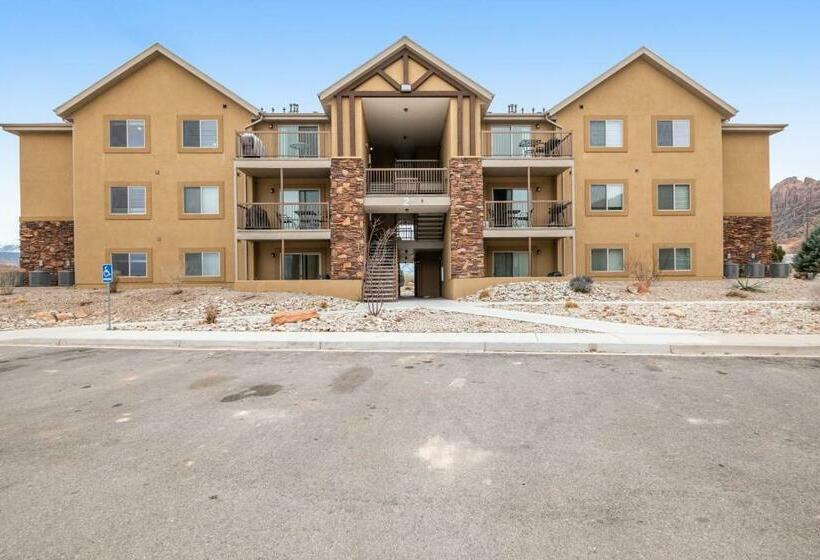 Апартаменты 3 Спальни, Red Cliff 2j