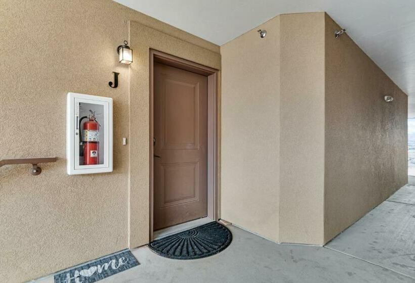 Апартаменты 3 Спальни, Red Cliff 2j