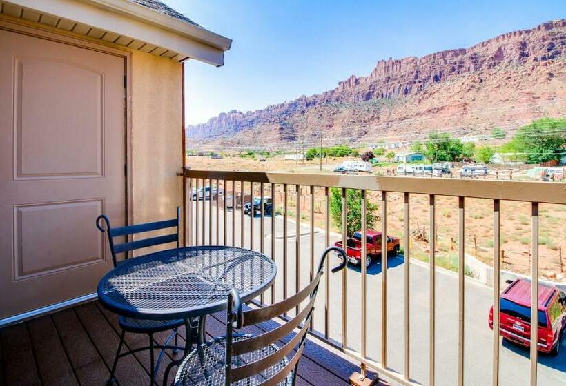 Апартаменты 3 Спальни, Red Cliff 2j