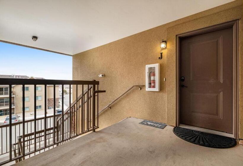 Апартаменты 3 Спальни, Red Cliff 2j