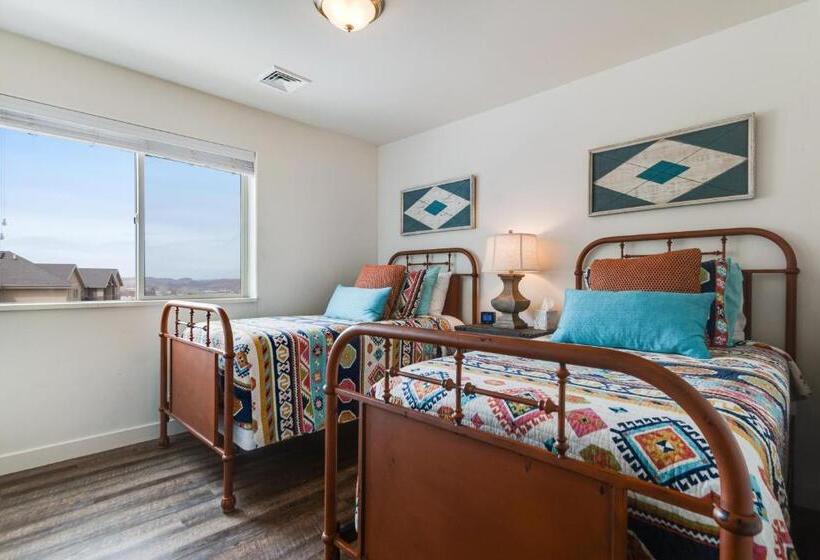 Апартаменты 3 Спальни, Red Cliff 2j