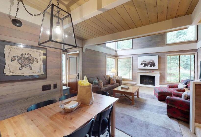 شقة 3 غرف, Tranquil Family Retreat