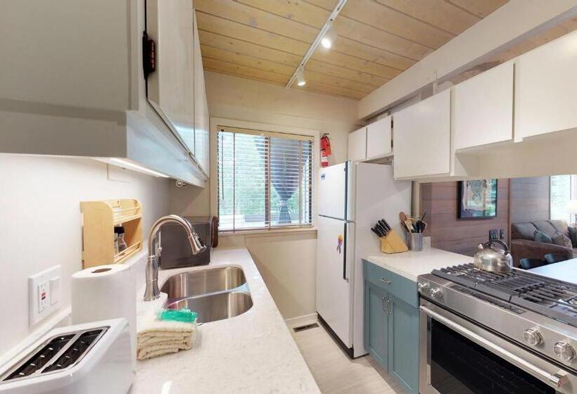 شقة 3 غرف, Tranquil Family Retreat