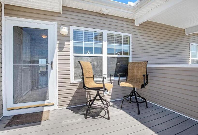 شقة غرفة نوم واحدة مزودة بشُرفة, Bethany Bay Condos