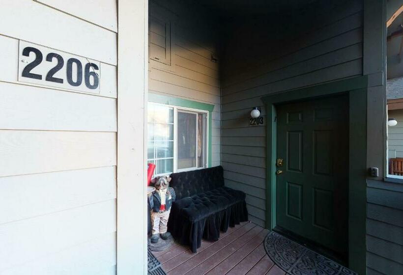 침실 2개 아파트, Crazy Horse Condo