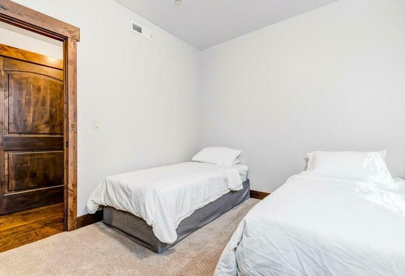 침실 3개 아파트, Blackrock Ridge Beauty #e