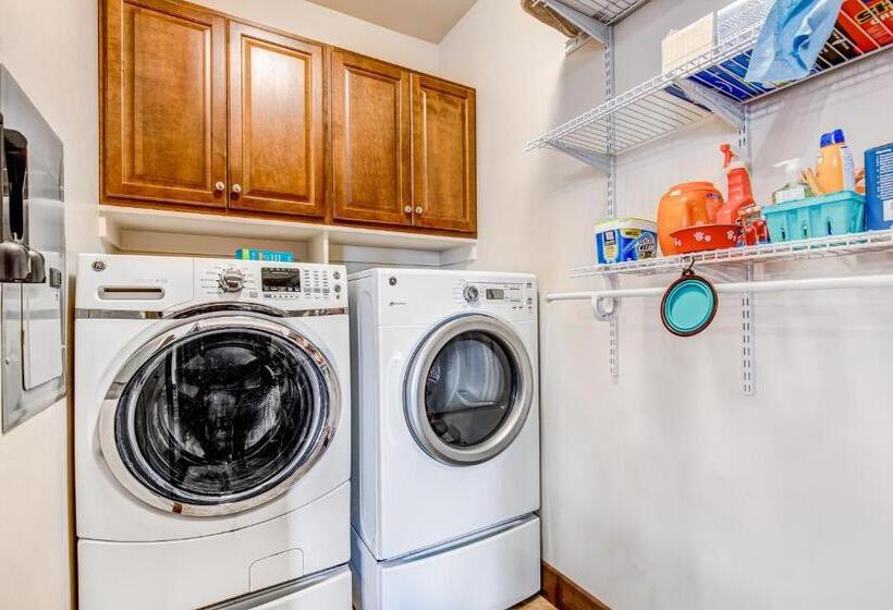 침실 3개 아파트, Blackrock Ridge Beauty #e