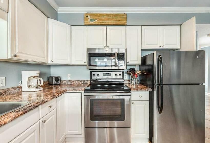 דירת שני חדרים, Summer Breeze 21