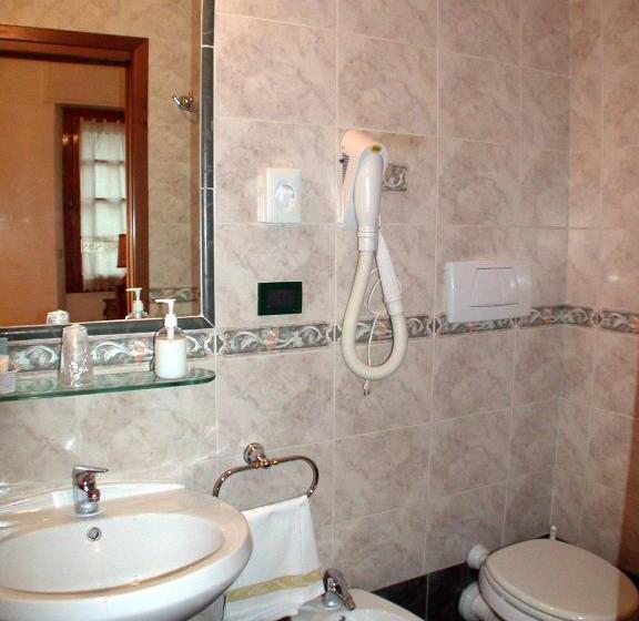 اتاق استاندارد سه نفره, B&b Old Florence Inn